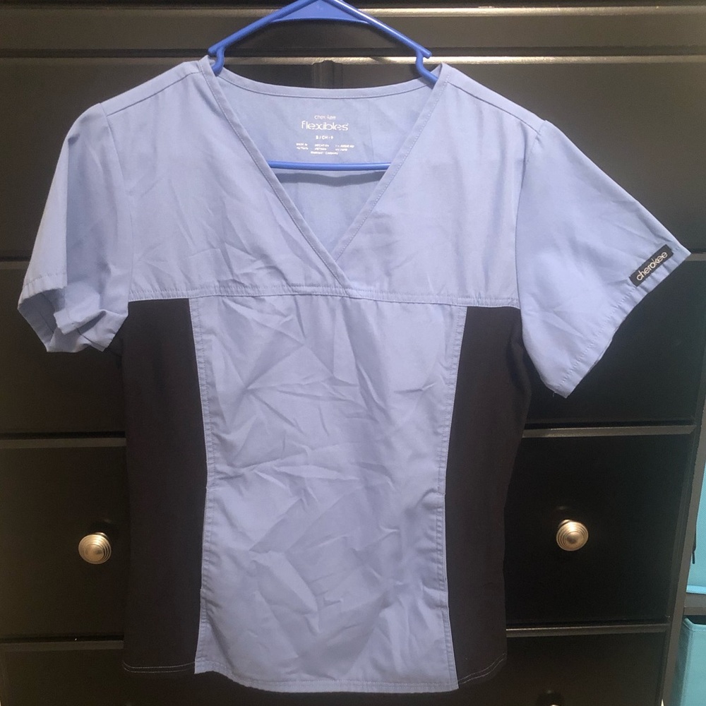 Cherokee flexibles small scrub top in ciel blue